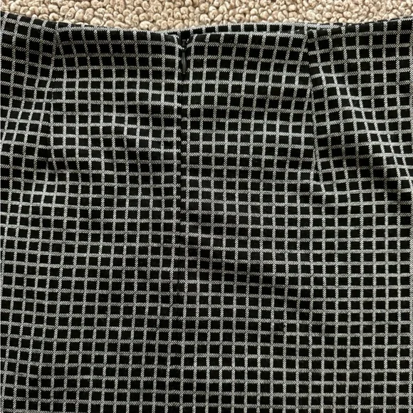 Forever 21 Square Print Mini Skirt - Picture 4 of 6